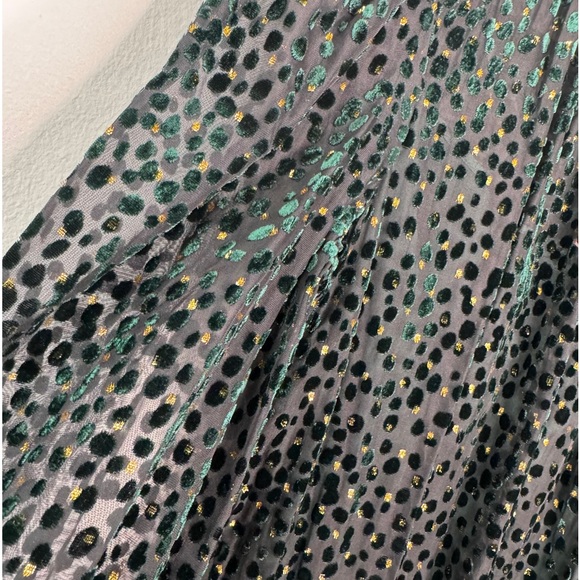 Alex Marie Emerald Green Victorian Feminine High Neck Holiday Dress| Size 12 - Picture 5 of 13